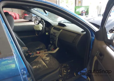 2011 Ford Focus Se z USA, uszkodzony, nr VIN 1FAHP3FN9BW107329